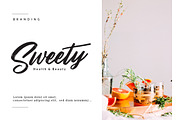 Maveric, a Script Font by ShowUp! Studio (Thumbnail 6 of 12)