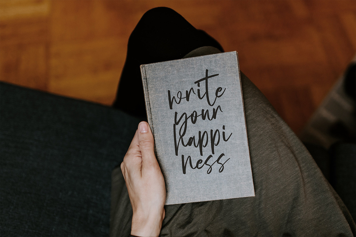 Angelwine - Handwritten Font preview 8