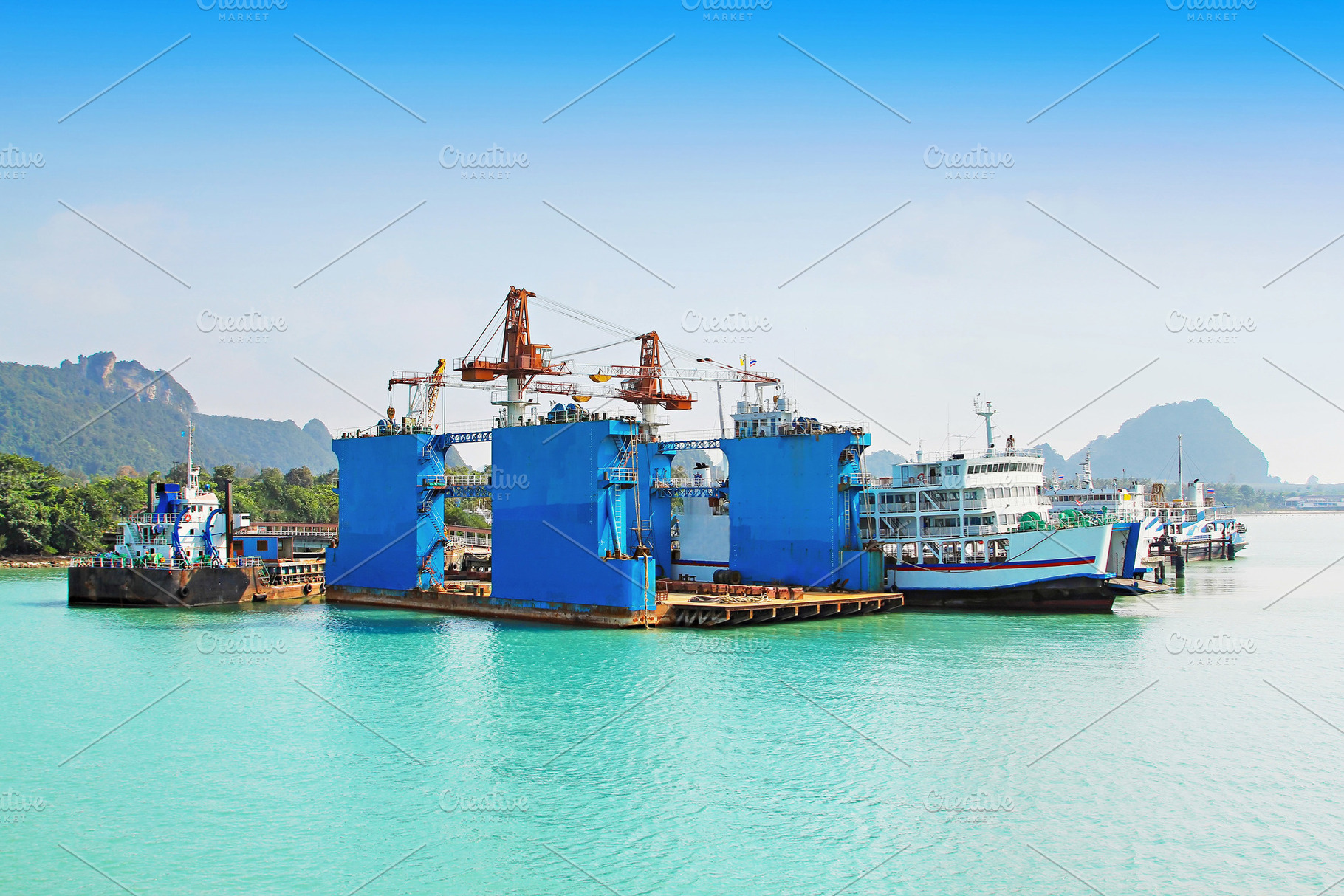Many ships, a Photo by saiko3p