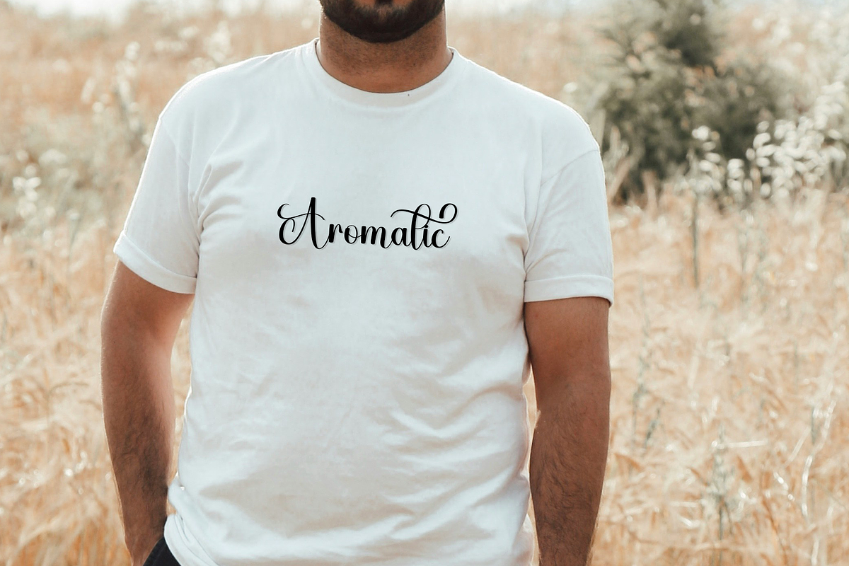 Cute Masterline, a Handwritten Font by InermediaSTUDIO (Photo 2 of 8)