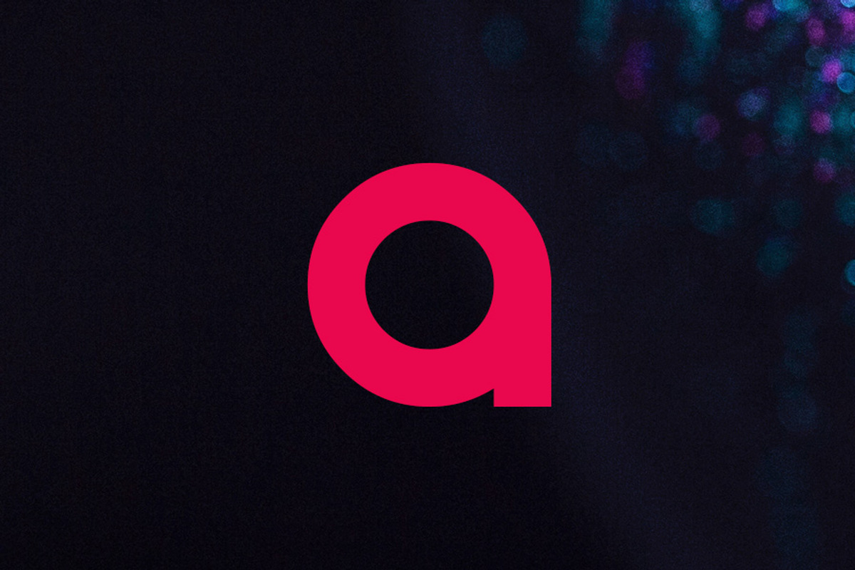 Omicron Typeface preview 4