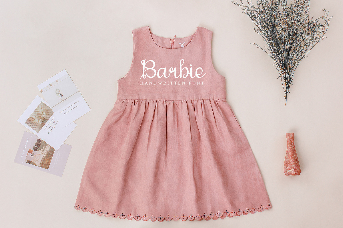 Barbie Lover, a Font by Gia Letter (Photo 5 of 5)
