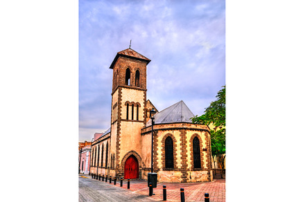Presbyterian Church of the Divine, an Architecture Photo by Leonid Andronov