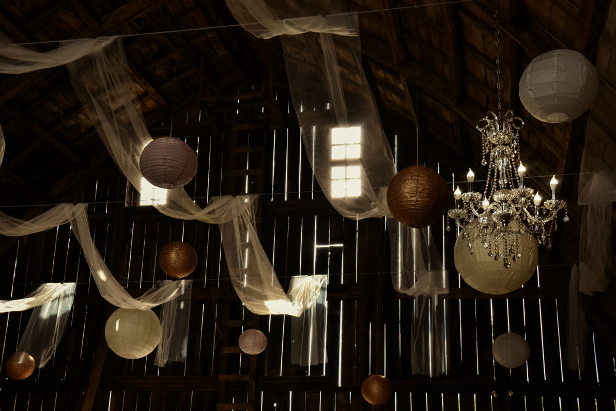 Rustic Barn Wedding in Sepia, an Architecture Photo by Vanilla Extinction (Photo 1 of 2)