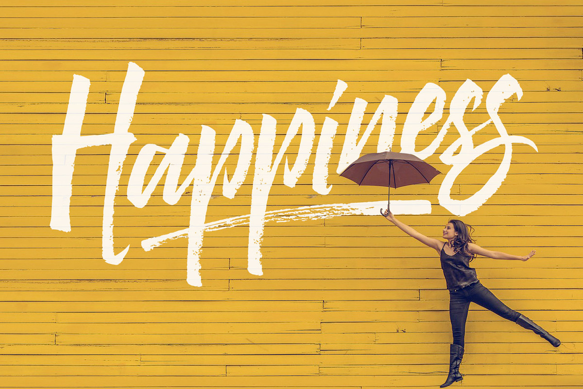 Marqhuis brush font preview 3