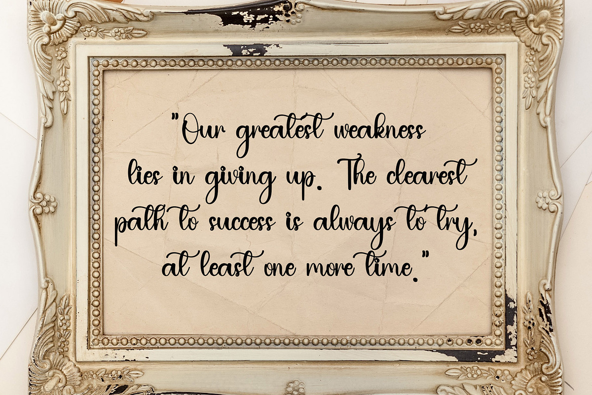 Natural, a Handwritten Font by InermediaSTUDIO (Photo 4 of 6)