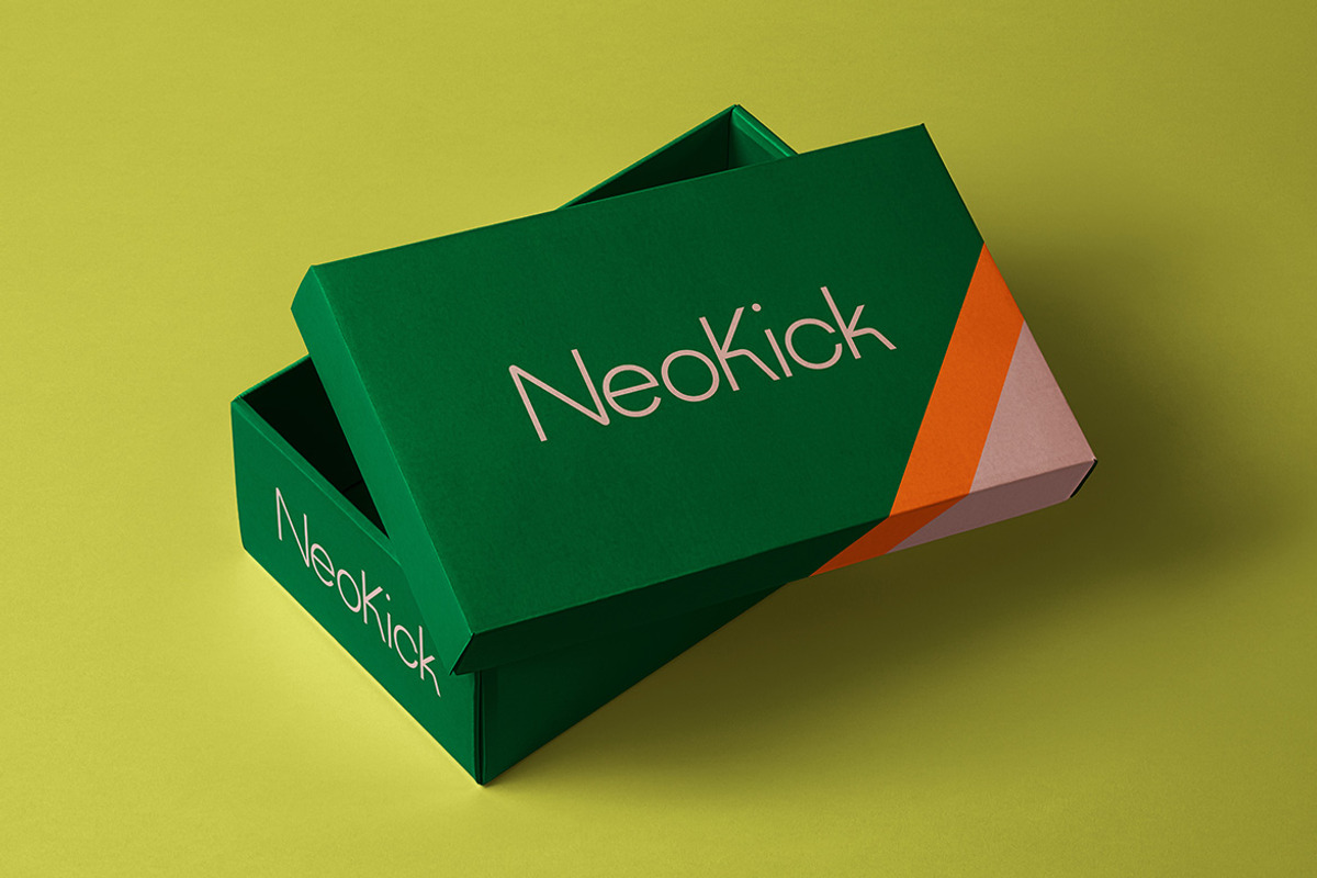 Quorix - Modern Display Font, a Sans Serif Font by Webhance Studio (Photo 6 of 10)