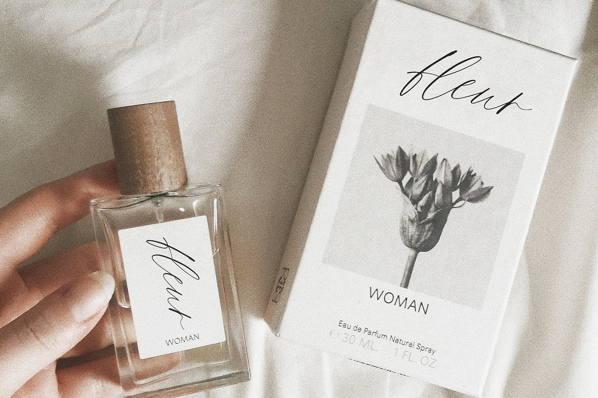 Atelier Maison | Handwritten Script, a Script Font by Pink Coffie (Photo 2 of 10)
