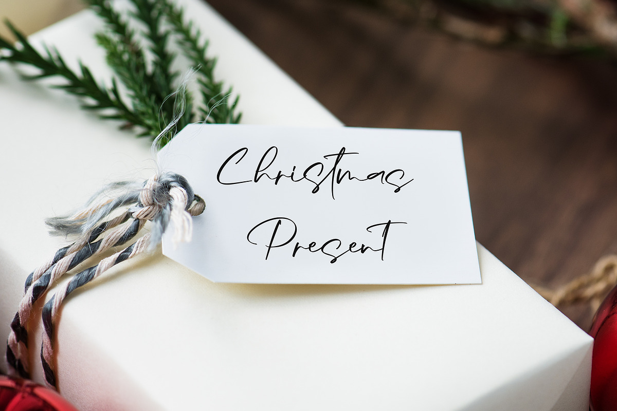 Family Prosperity, a Handwritten Font by HATFSTUDIO (Photo 3 of 8)