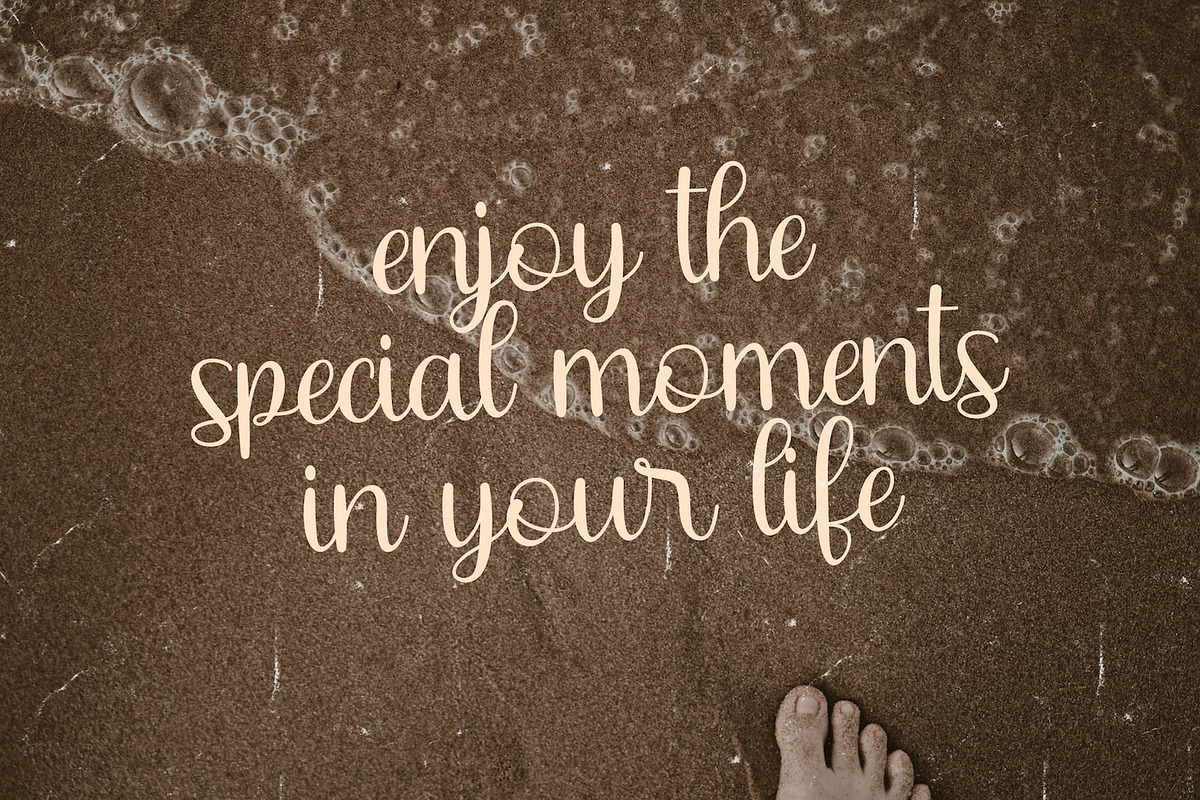 Chaybree - Handwritten Font preview 7