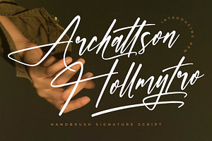 Archattson Hollmytro Signature Font