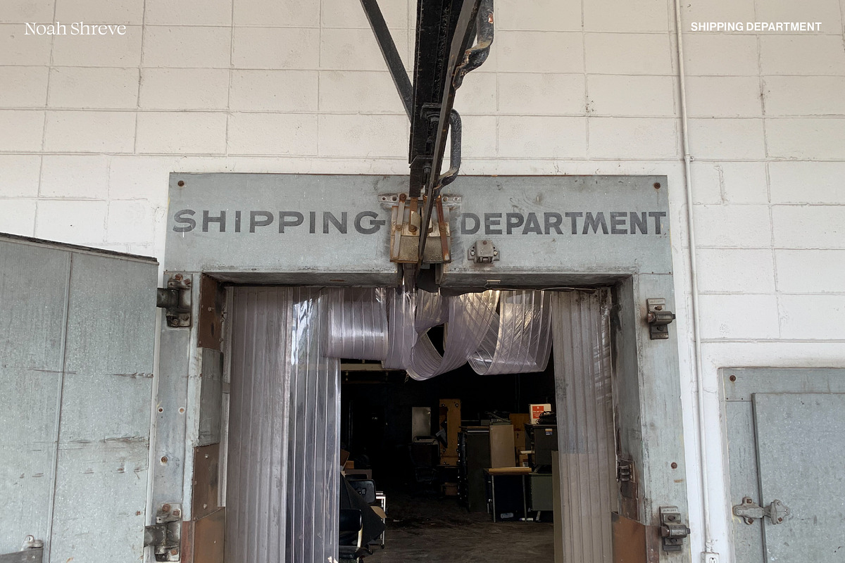Shipping Department Extended Font, a Font by Noah Shreve (Photo 2 of 3)