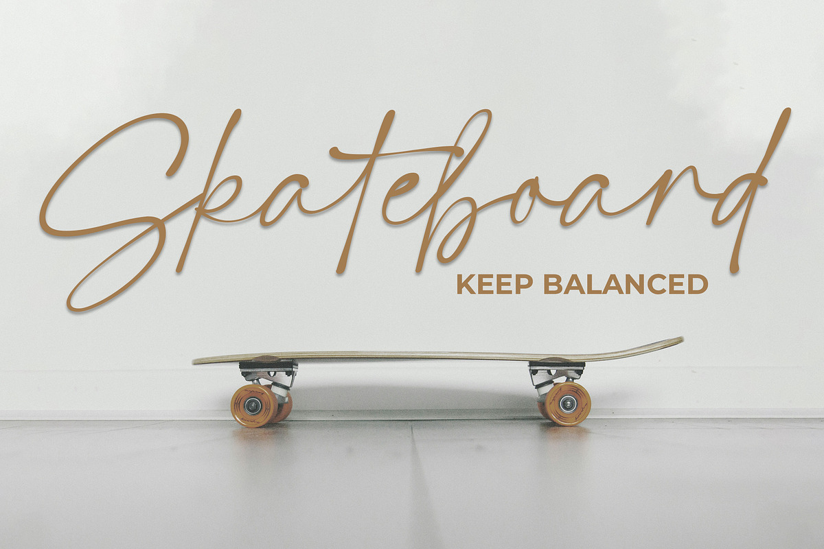 Haddonfield Signature, a Handwritten Font by Teweka (Photo 5 of 11)