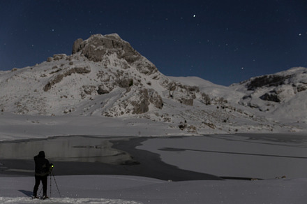 Photographer containing icy, ici, and lake