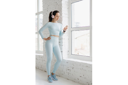 Portrait of a young fit woman, a Sports & Recreation Photo by Aliona Serzhanova