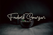 White Melony - New Signature Font, a Script Font by Indotitas (Thumbnail 2 of 8)