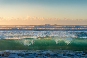 Turquoise blue ocean waves