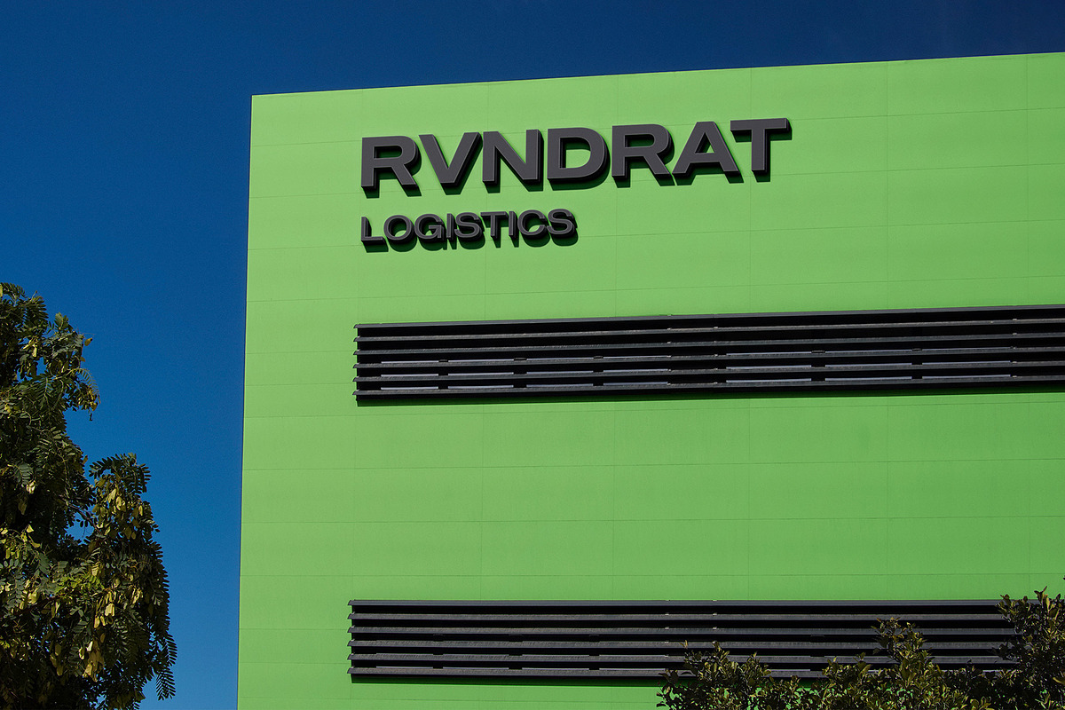 3D Logo Mockup Corporate Building, a Product Mockup by Asylab (Photo 3 of 5)