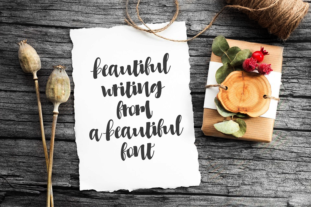 Millicious Font Duo preview 3