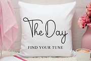 Simple Signature, a Font by InermediaSTUDIO (Thumbnail 4 of 7)