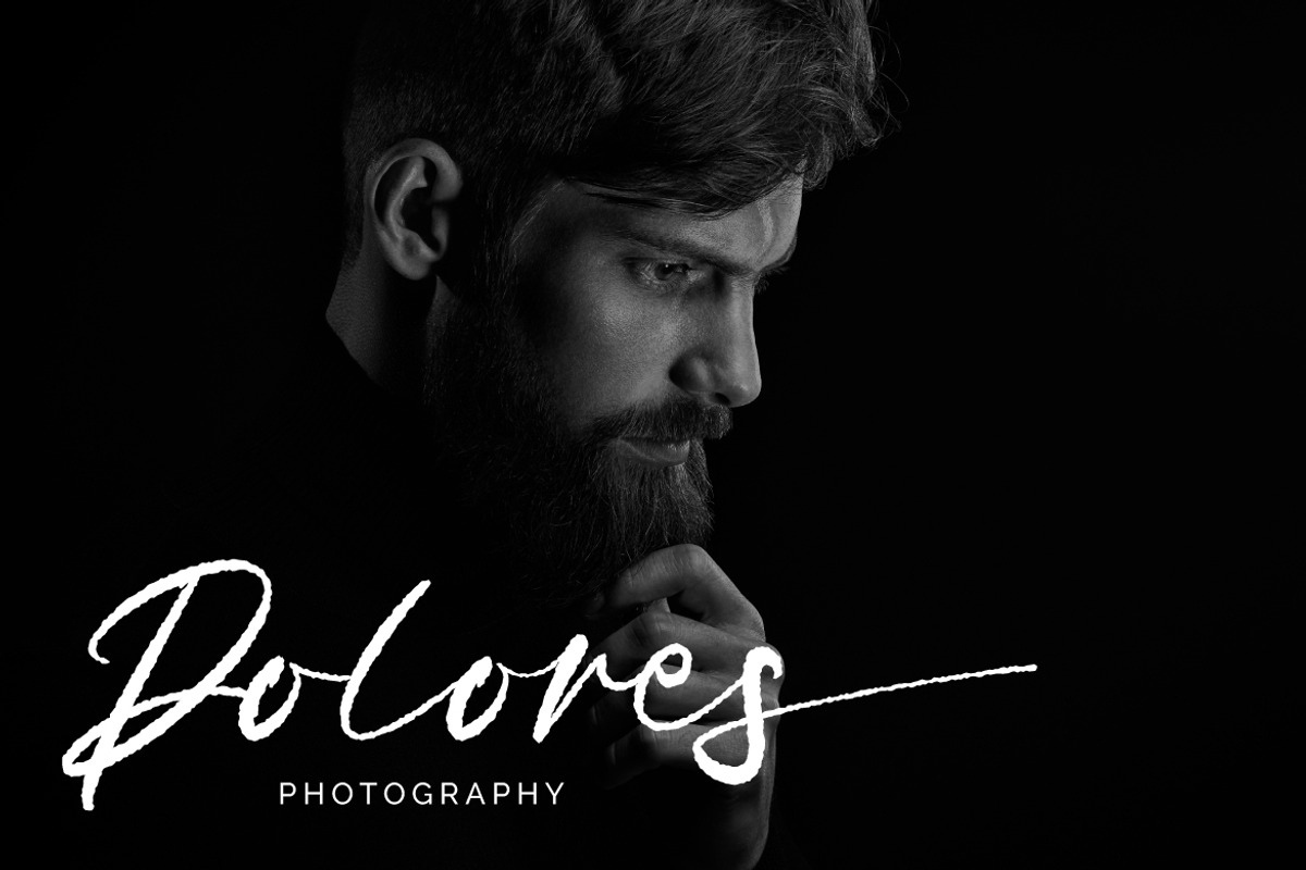 Notograph -  a Classy Signature, a Script Font by Vava Aryanto (Photo 4 of 9)