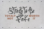 Margoon Graffiti Display Handmade, a Handwritten Font by Maulana Creative (Thumbnail 7 of 7)
