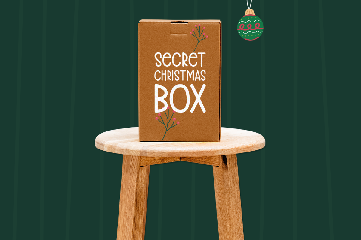 Precious Christmas Typeface, a Handwritten Font by Seemly Fonts (Photo 5 of 6)