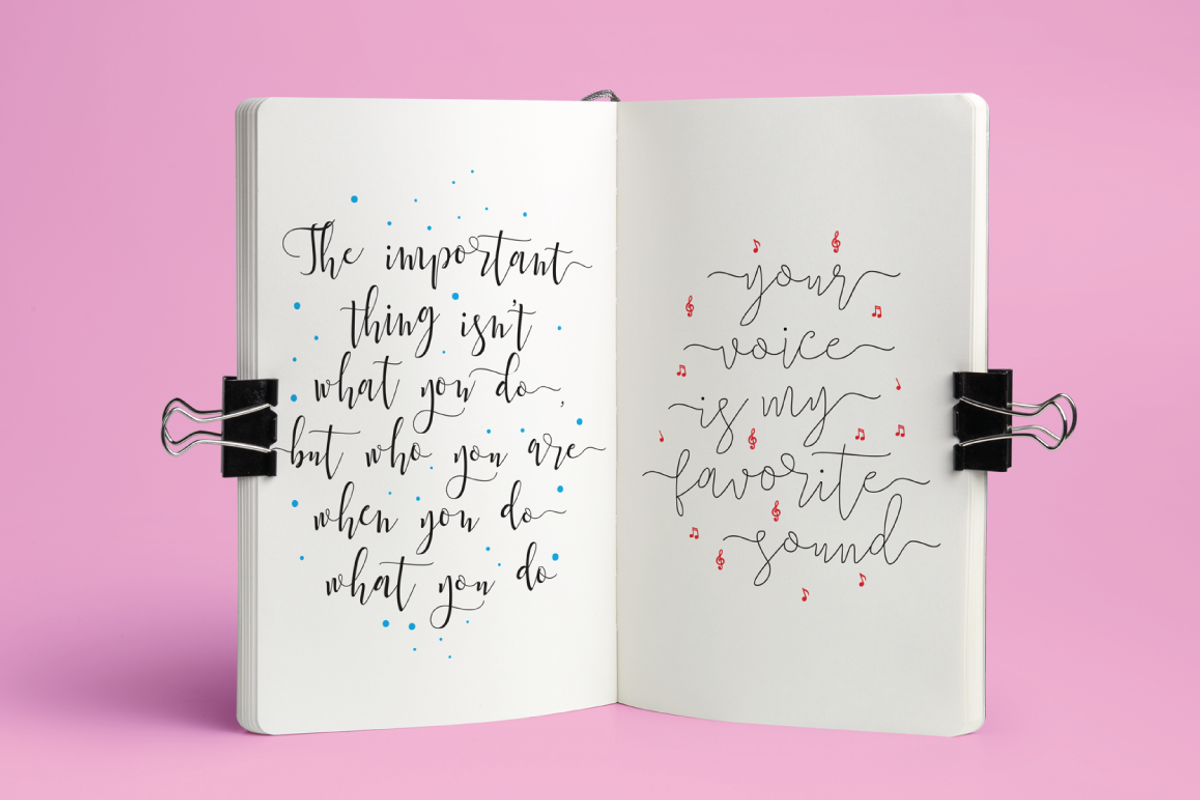 Roselline Typeface preview 5