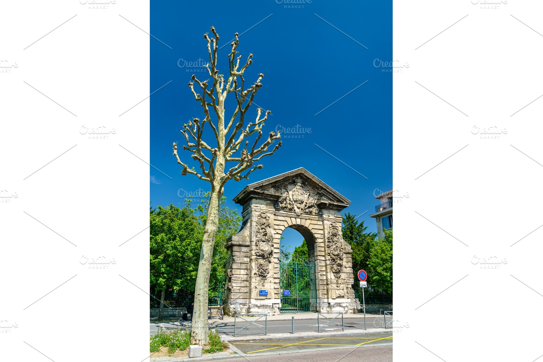 Guillaume-Lion Gate in Rouen, France, an Architecture Photo by Leonid Andronov