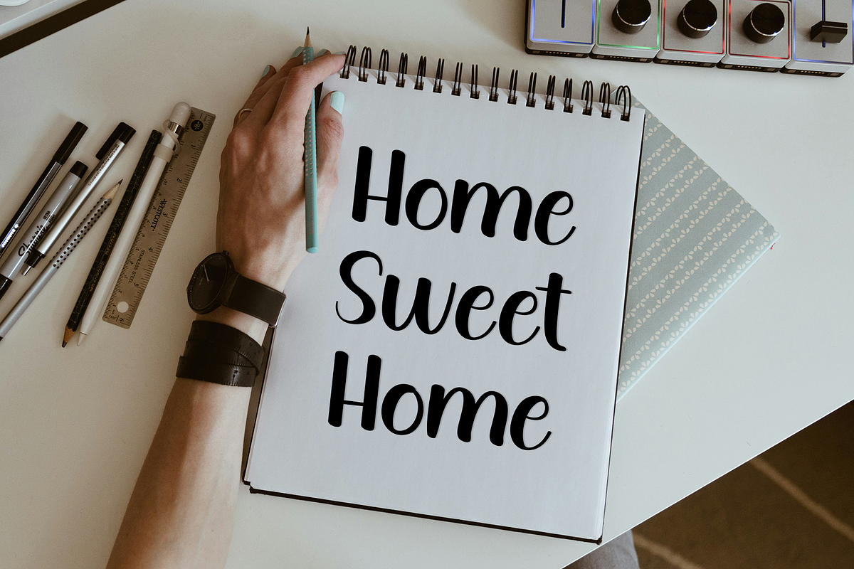 Back To Beach, a Handwritten Font by InermediaSTUDIO (Photo 8 of 8)