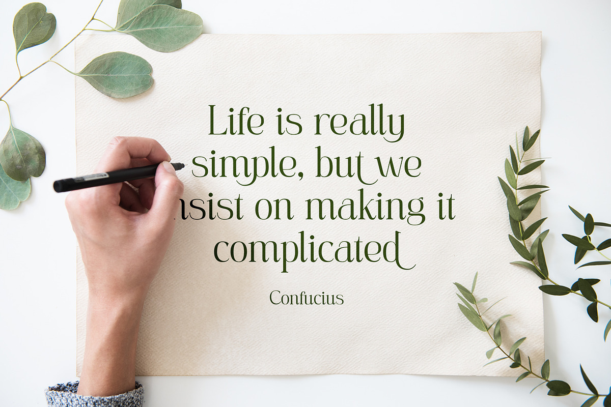 Gidglet, a Serif Font by Nathatype (Photo 2 of 10)