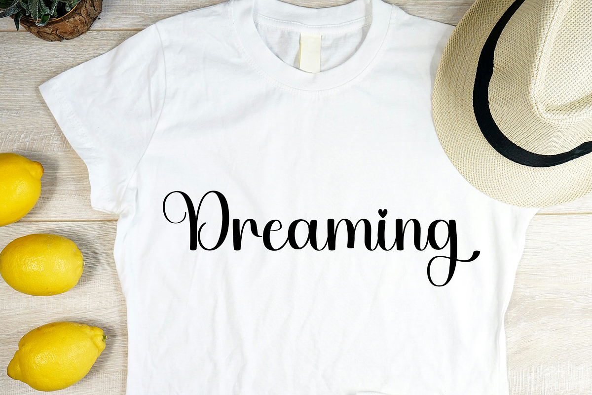 Wedding Dreaming, a Handwritten Font by InermediaSTUDIO (Photo 6 of 8)