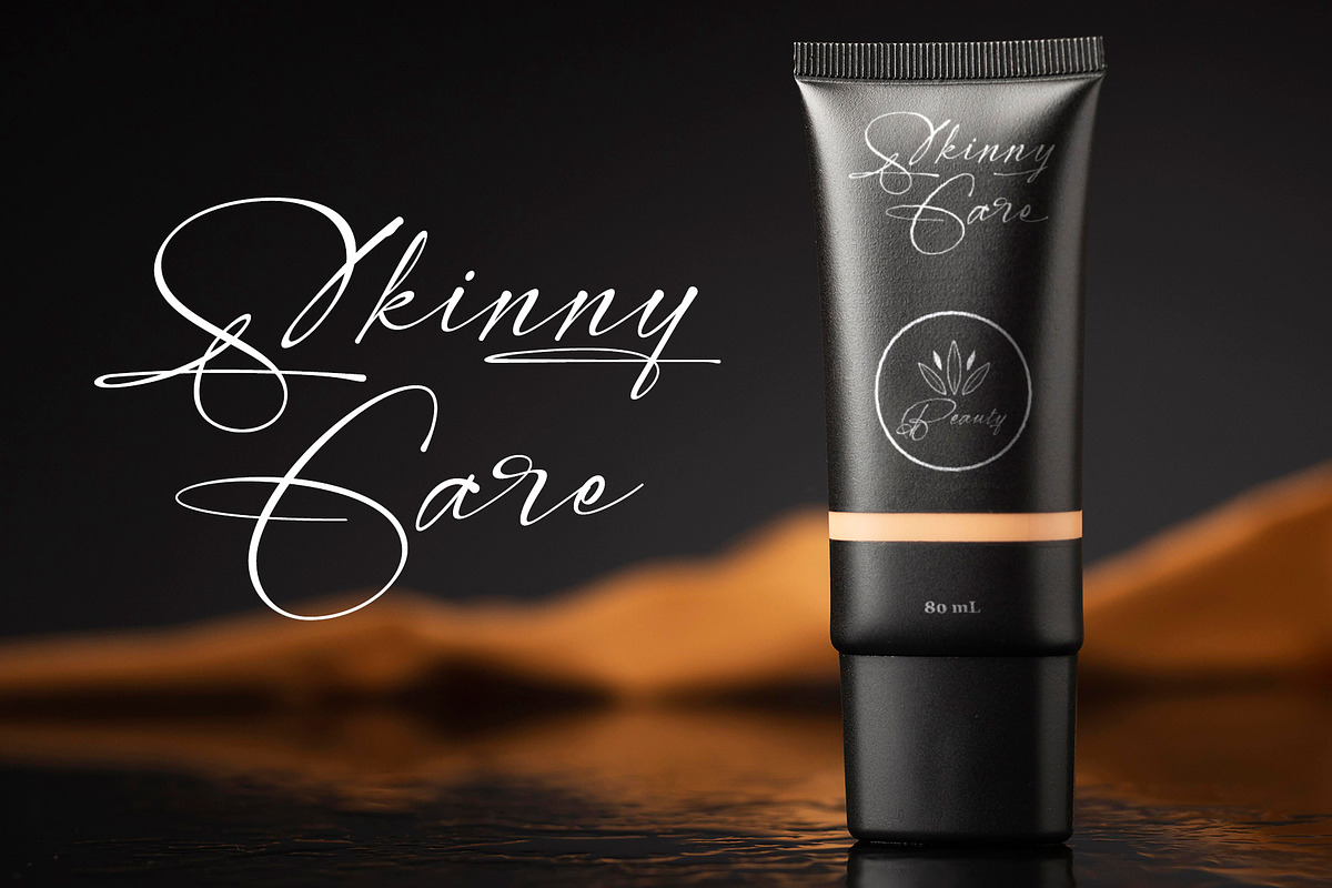 Modern Signature, a Handwritten Font by Letterara (Photo 6 of 12)