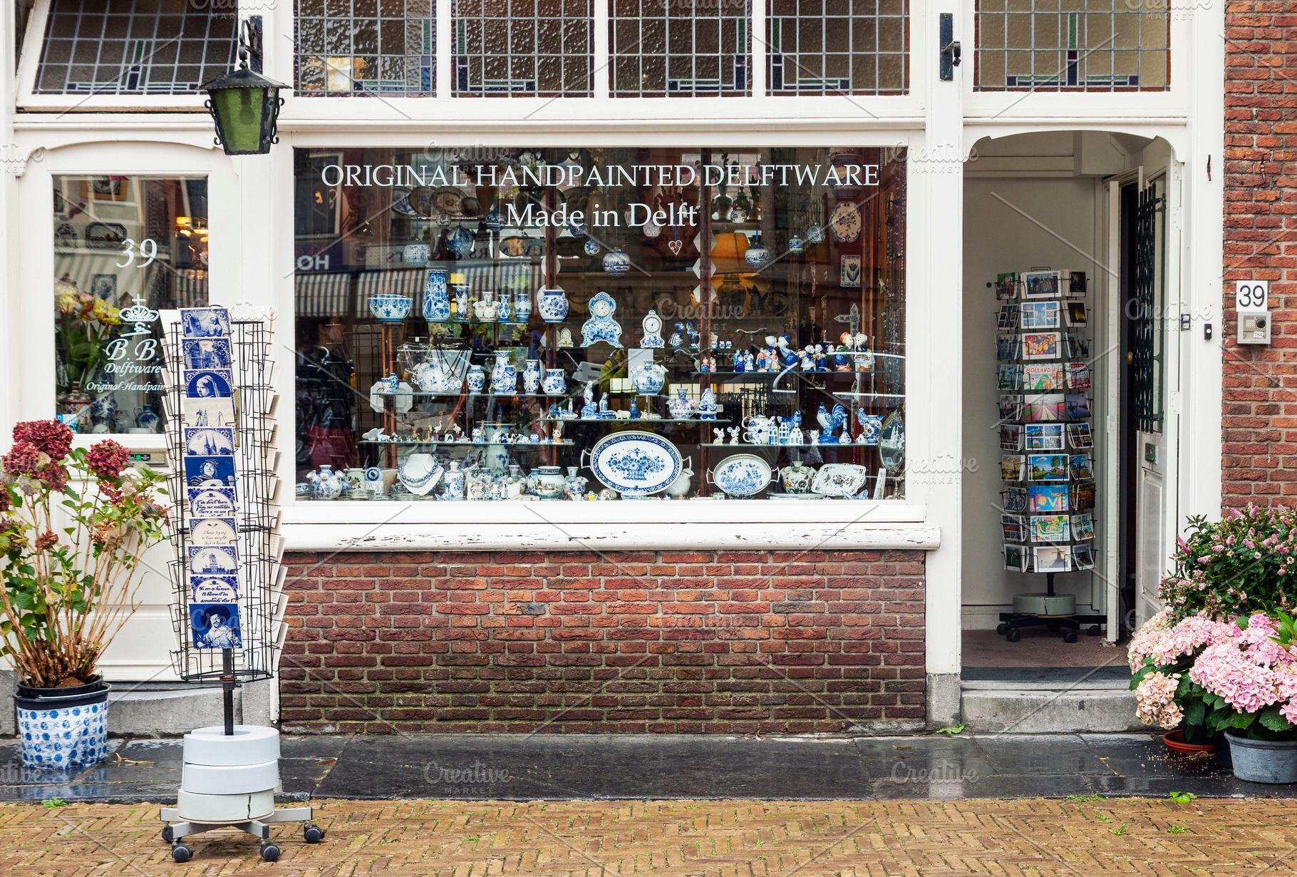 Delftware pottery shop in Deft, an Architecture Photo by BOOCYS