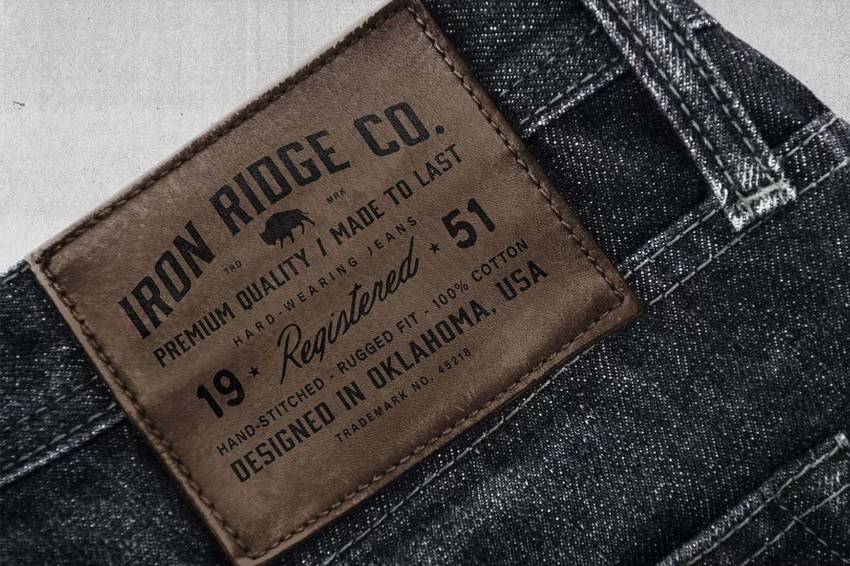 The Legendary Bundle, a Branding & Logo Template by Davide Bassu (Photo 39 of 49)