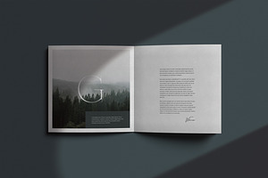 Gariot Brochure Photoshop Mockup