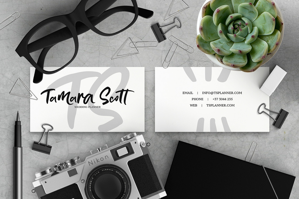 Mucho Gusto Font Family preview 3