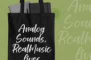 Glitters Sparkle Modern Handwritten, a Script Font by stylishtype.co (Thumbnail 4 of 20)