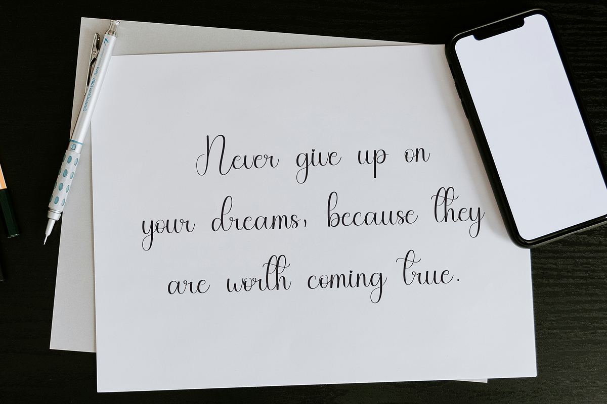Amellia Carlotte, a Handwritten Font by FreshTypeINK (Photo 5 of 8)