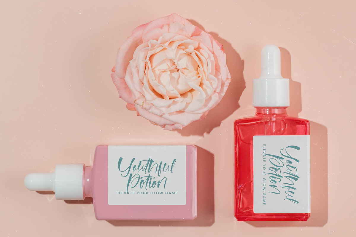 Delicate Cakes Quirky Handwritten, a Script Font by stylishtype.co (Photo 5 of 20)