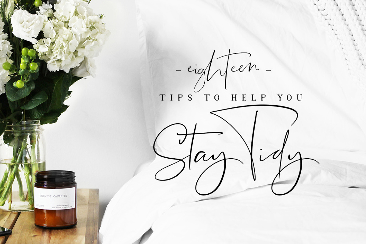 Lightheartedly Signature style font preview 7