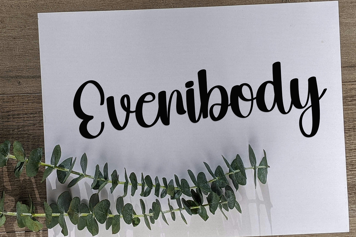 Creative Halloween, a Handwritten Font by InermediaSTUDIO (Photo 5 of 8)