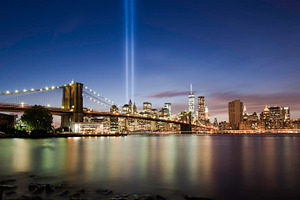 Brooklyn bridge at night