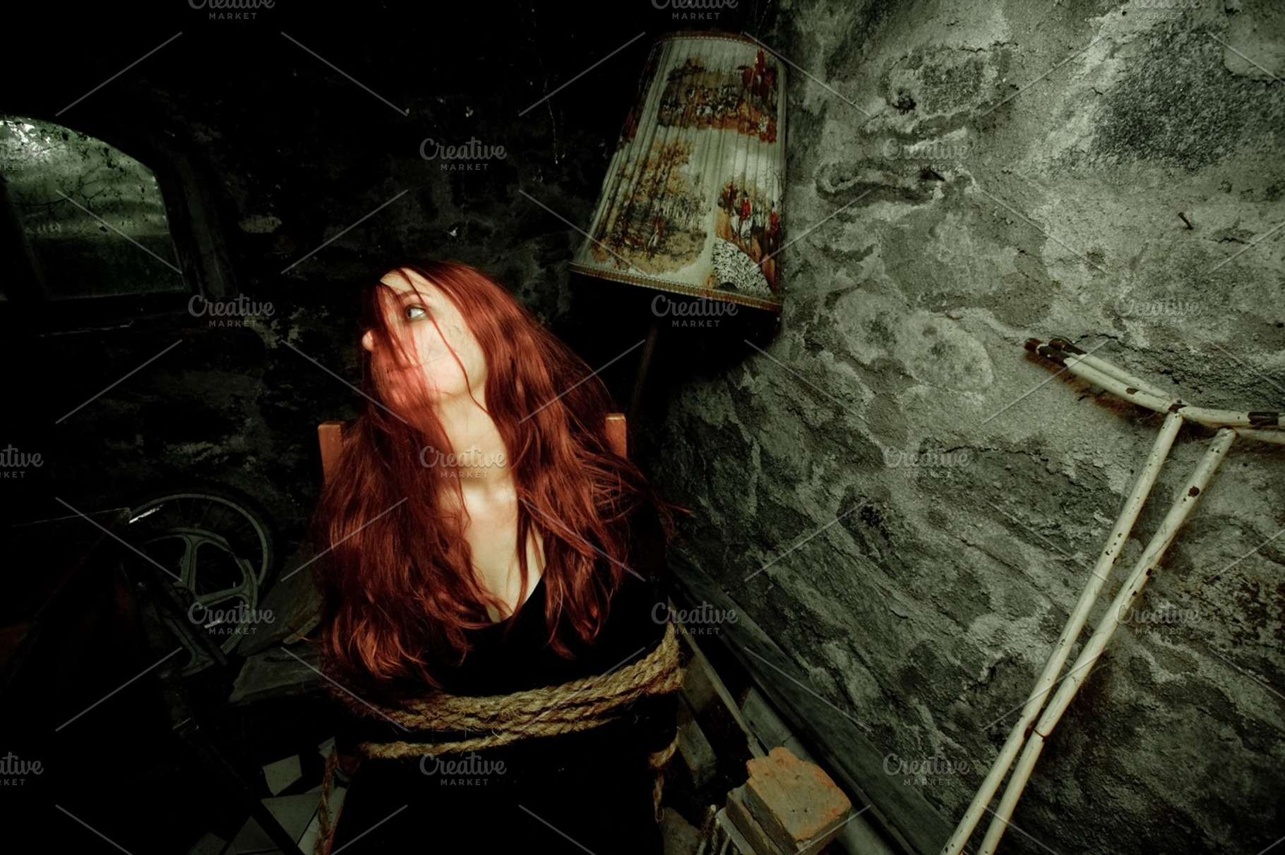 Девушка в лабиринте (2019). Девушка запертая в подвале. Стефани скотт девушка в подвале. В заперти. Девушка которую заперли в подвале.