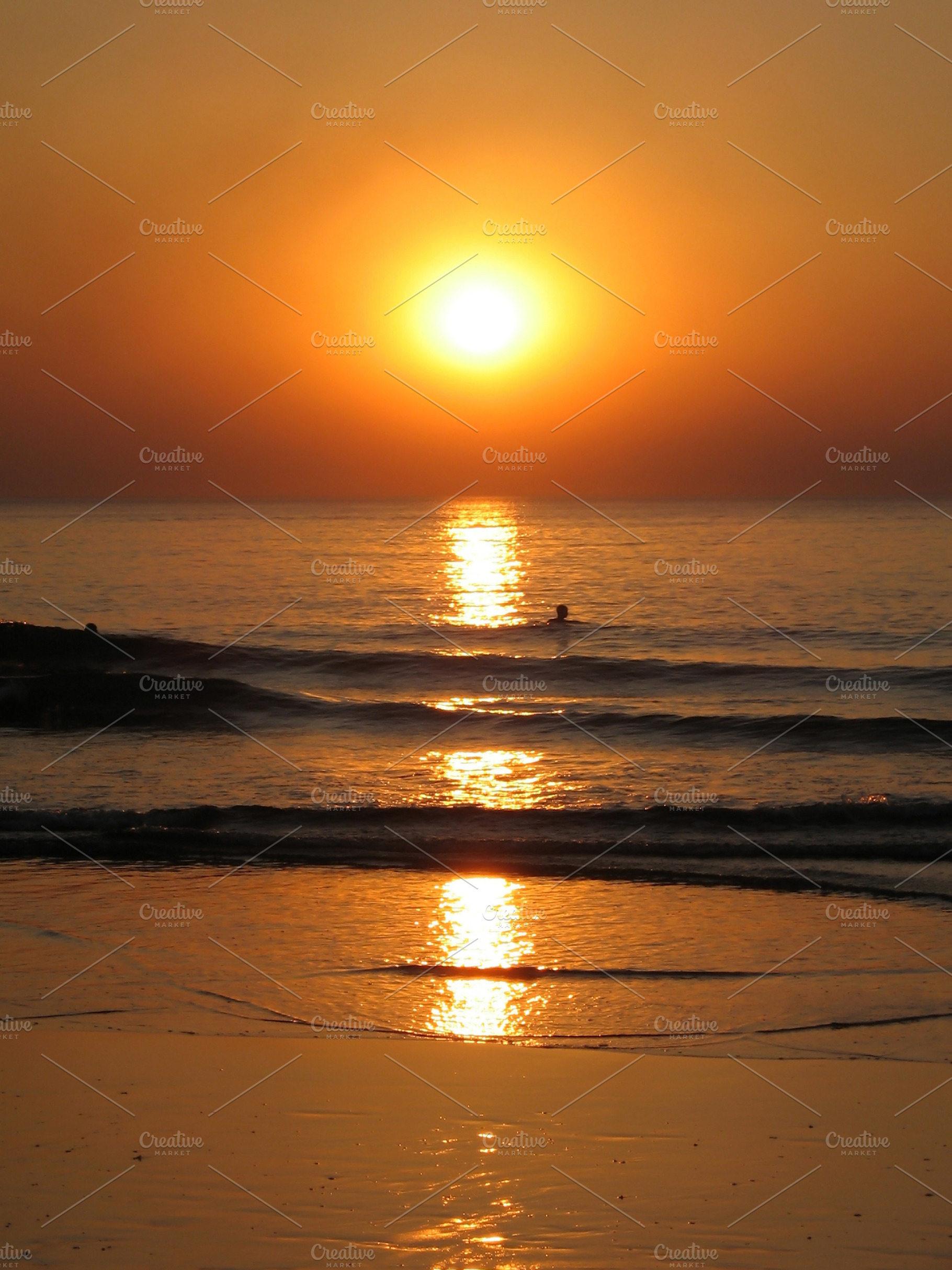 Swim at sunset, a Photo by saiko3p