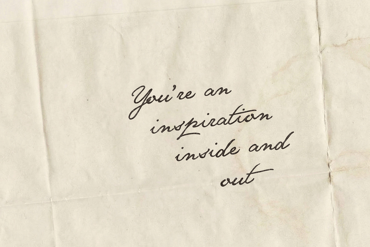 Golden Reverie - Nostalgic Script, a Handwritten Font by Davide Bassu (Photo 8 of 20)