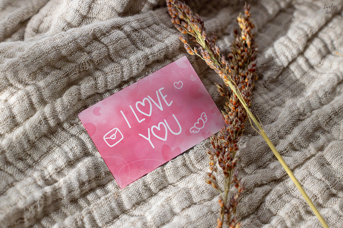 Lover | Handwriting font, a Handwritten Font by LivelyAutumn11.11 (Photo 5 of 5)