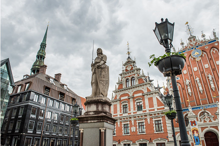Blackheads House on the Town Hall, an Architecture Photo by COLORFUL