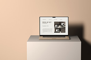 MacBook Pro Screen Mockup Set