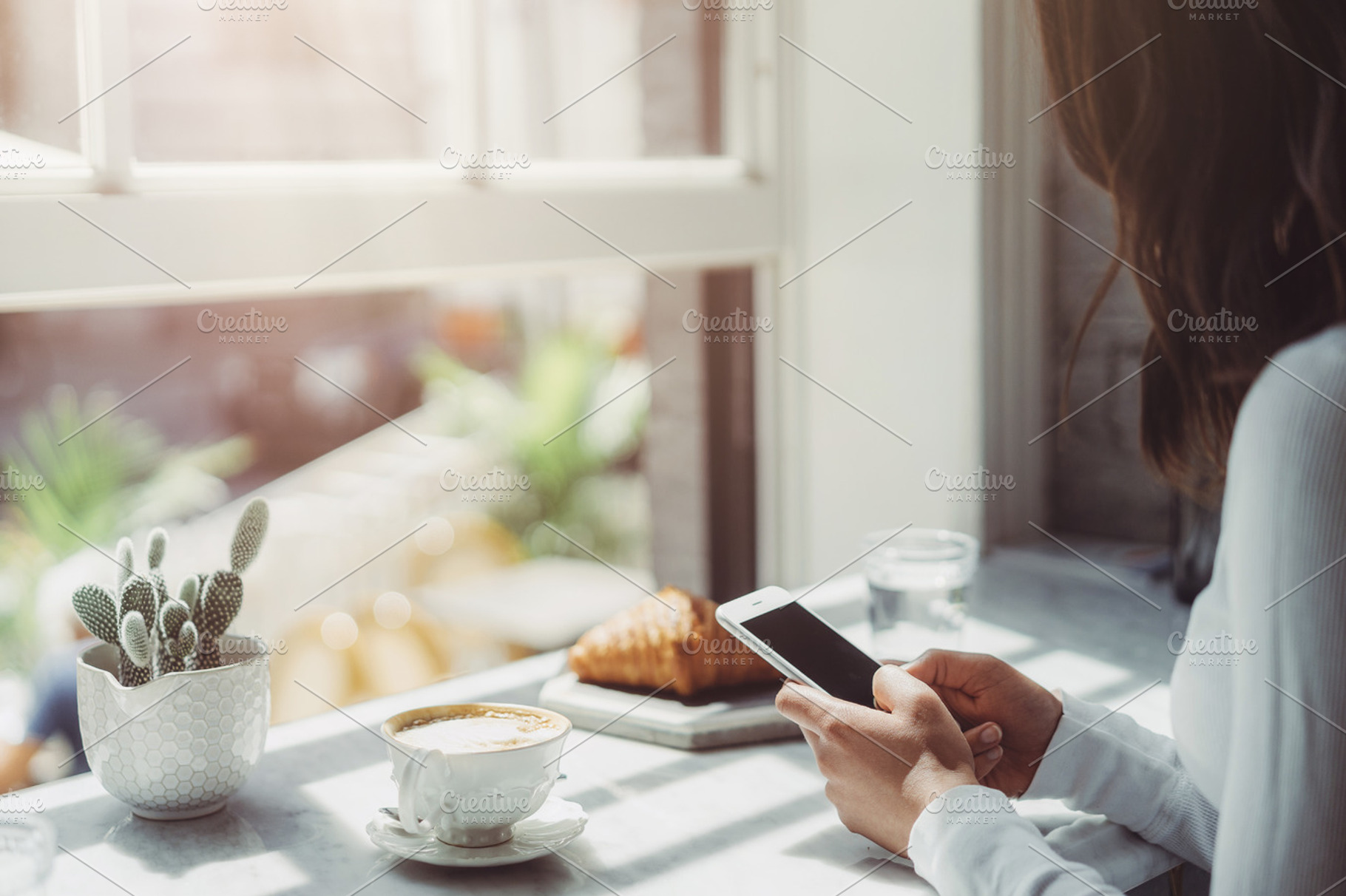 Woman typing text message, a Technology Photo by Anastasia Dudka